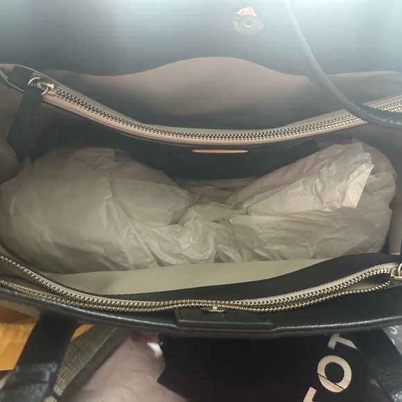 Brand New Valentino (Mario Valentino) Genuine Leather Tote - Picture 3 of 3